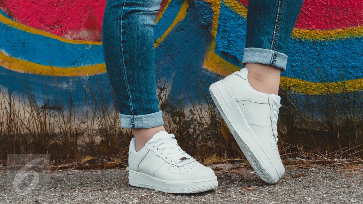 Tips Untuk Menjaga Dan Merawa Sepatu Sneakers Anda Dengan Cara Yang Sederhana Dan Praktis
